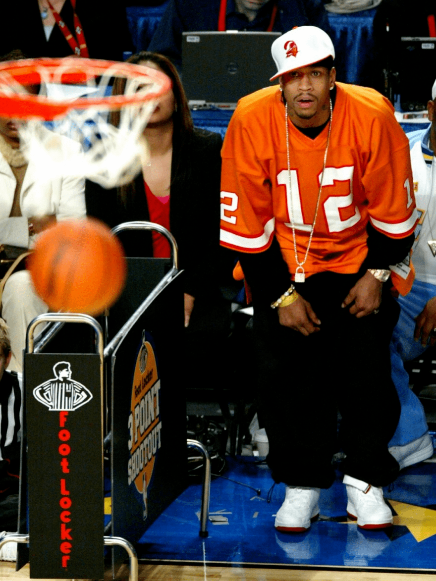 边锋内收或 边锋内收或