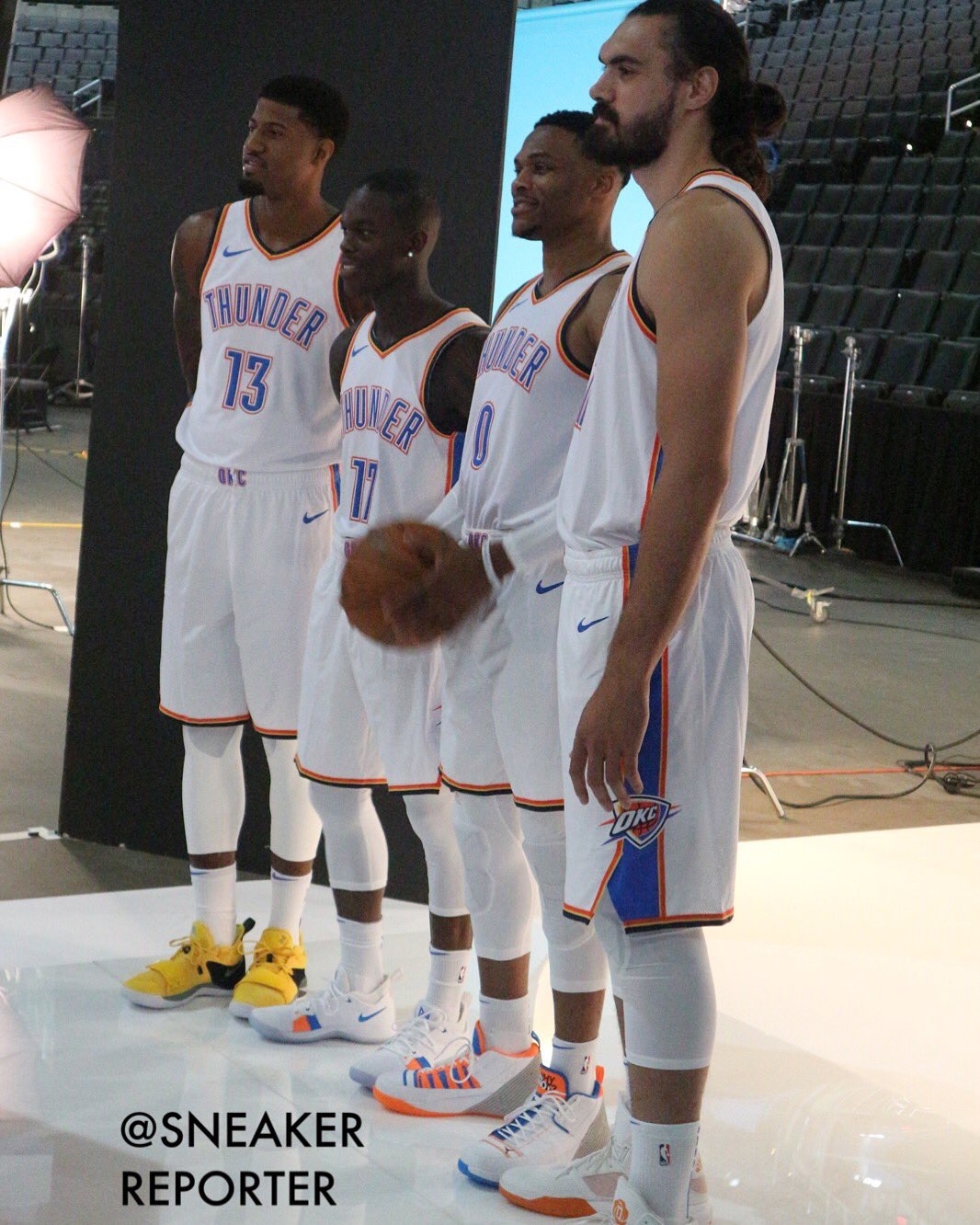 內收支援中 內收支援中